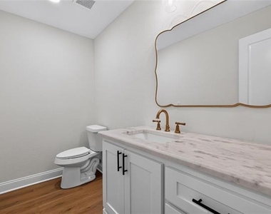 2808 Woodland Drive - Photo Thumbnail 24