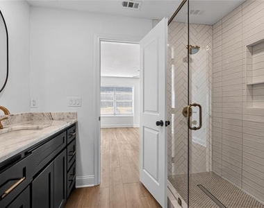 2808 Woodland Drive - Photo Thumbnail 18