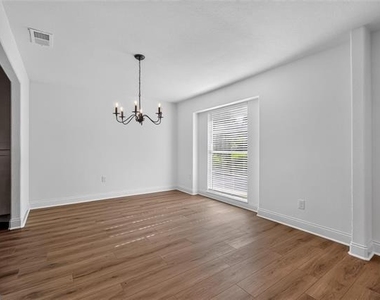 2808 Woodland Drive - Photo Thumbnail 10
