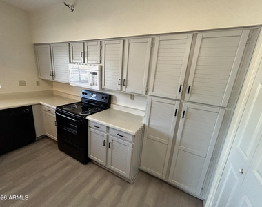 154 W 5th Street - Photo Thumbnail 11
