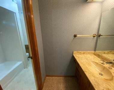 3616 Stagecoach Trail - Photo Thumbnail 21