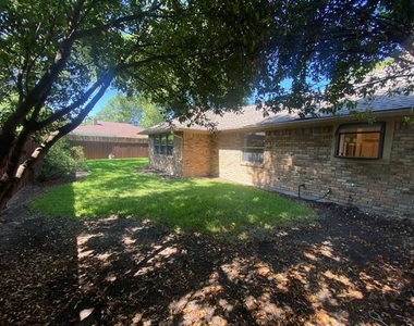 3616 Stagecoach Trail - Photo Thumbnail 37
