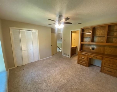 3616 Stagecoach Trail - Photo Thumbnail 18
