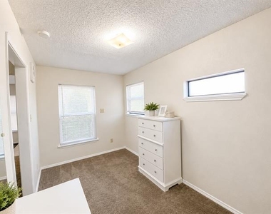 910 Hillside Beach Drive - Photo Thumbnail 7