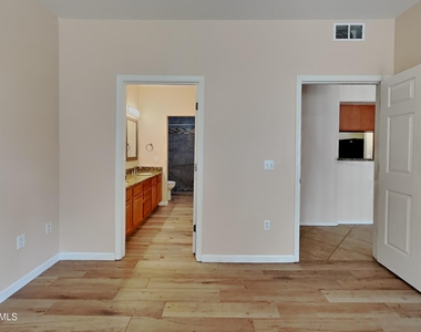600 W Grove Parkway - Photo Thumbnail 8