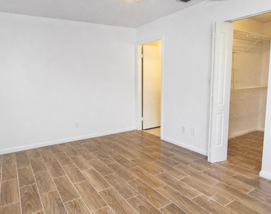 7260 Woodmont Terrace - Photo Thumbnail 15