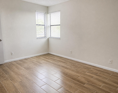 7260 Woodmont Terrace - Photo Thumbnail 14