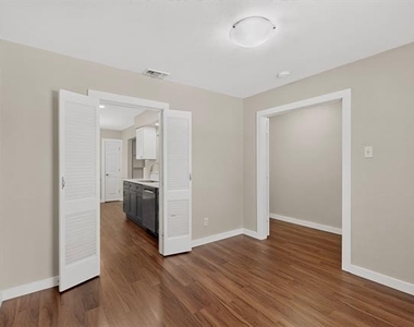 1717 Japonica Lane - Photo Thumbnail 15