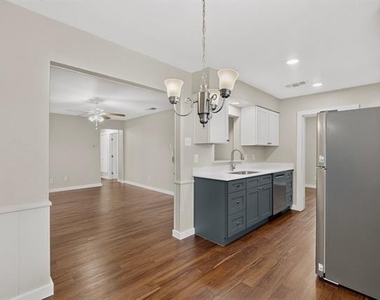 1717 Japonica Lane - Photo Thumbnail 10