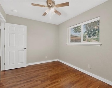 1717 Japonica Lane - Photo Thumbnail 23