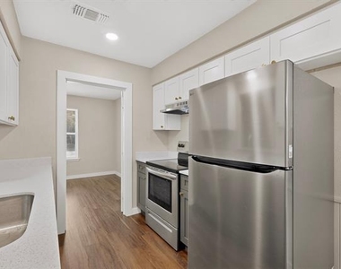 1717 Japonica Lane - Photo Thumbnail 12