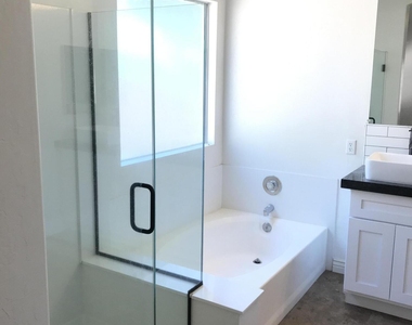 2036 E Windsong Drive - Photo Thumbnail 7