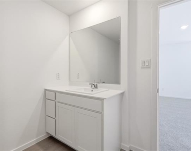 3145 Campeiro Avenue - Photo Thumbnail 10