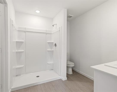 3145 Campeiro Avenue - Photo Thumbnail 9
