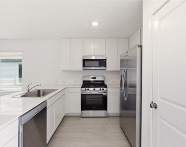 3145 Campeiro Avenue - Photo Thumbnail 6