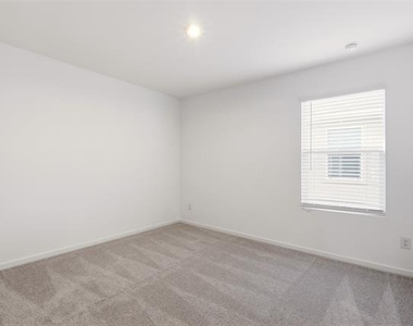 3145 Campeiro Avenue - Photo Thumbnail 11