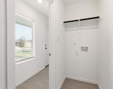 3145 Campeiro Avenue - Photo Thumbnail 1
