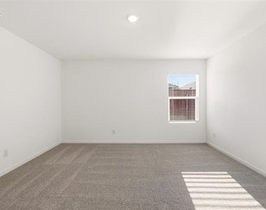 3145 Campeiro Avenue - Photo Thumbnail 7