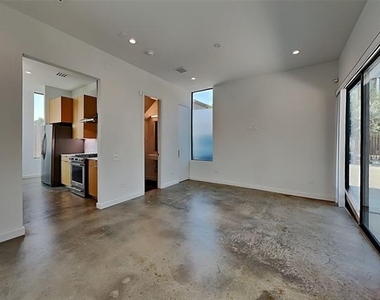 904 Blackland Court - Photo Thumbnail 2