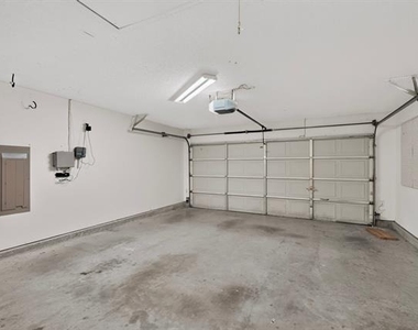 2312 London Drive - Photo Thumbnail 30