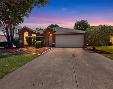 2312 London Drive - Photo Thumbnail 31