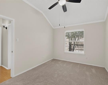 2312 London Drive - Photo Thumbnail 21