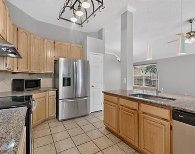 2312 London Drive - Photo Thumbnail 13