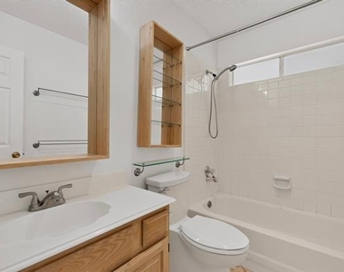 2312 London Drive - Photo Thumbnail 25
