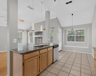2312 London Drive - Photo Thumbnail 12