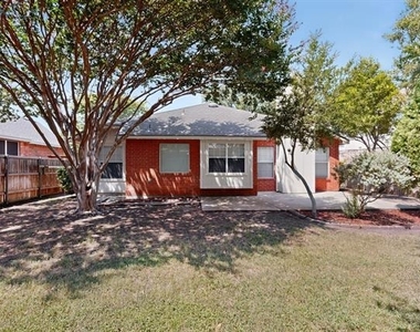 2312 London Drive - Photo Thumbnail 35
