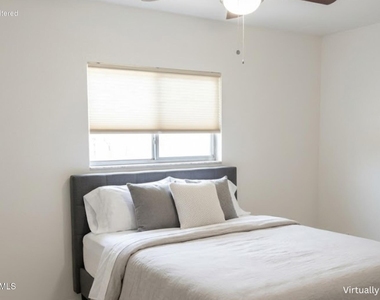 1702 W Shangri La -- - Photo Thumbnail 5