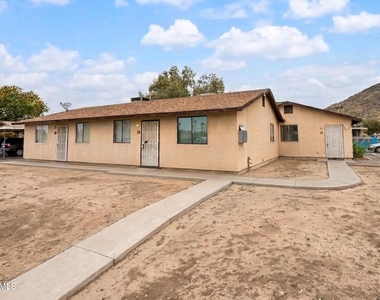 1702 W Shangri La -- - Photo Thumbnail 1