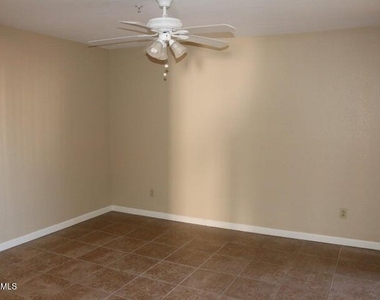 9750 N 94th Place - Photo Thumbnail 14