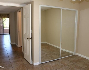 9750 N 94th Place - Photo Thumbnail 11