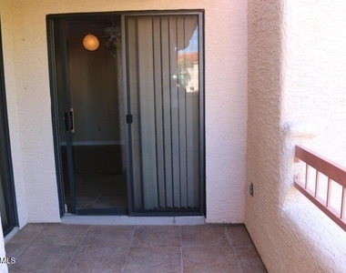 9750 N 94th Place - Photo Thumbnail 10