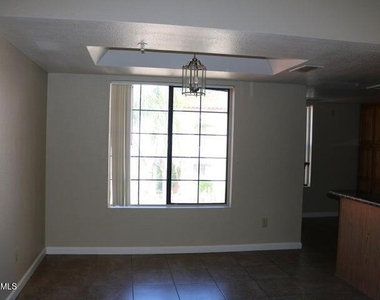 9750 N 94th Place - Photo Thumbnail 20