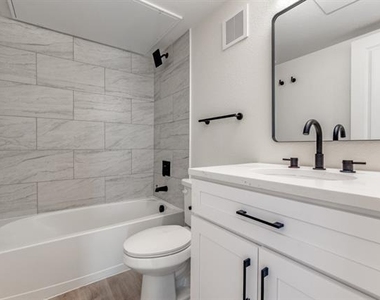 5917 Gaston Avenue - Photo Thumbnail 6