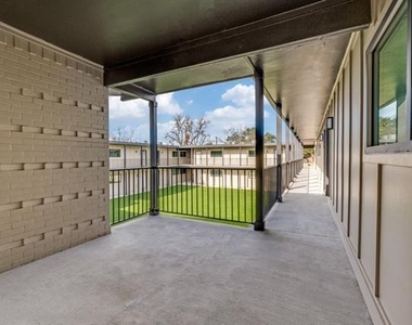 5917 Gaston Avenue - Photo Thumbnail 7