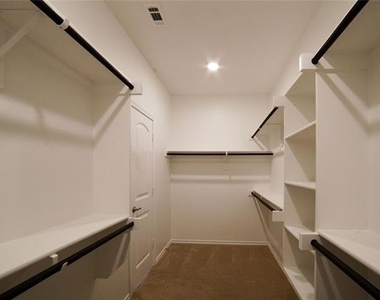 4004 Stone Trail Drive - Photo Thumbnail 15