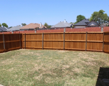 1726 Northampton Drive - Photo Thumbnail 28