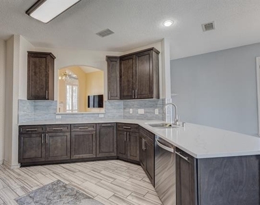 1726 Northampton Drive - Photo Thumbnail 9