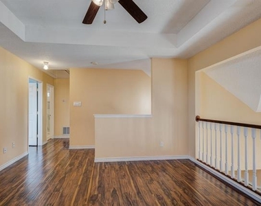 1726 Northampton Drive - Photo Thumbnail 19