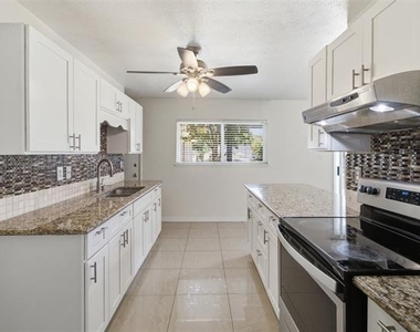3709 Yaupon Drive - Photo Thumbnail 8