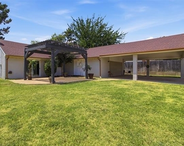 3709 Yaupon Drive - Photo Thumbnail 35