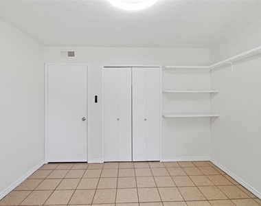 3709 Yaupon Drive - Photo Thumbnail 24