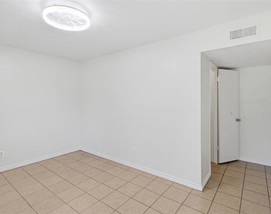 3709 Yaupon Drive - Photo Thumbnail 25