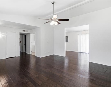 3709 Yaupon Drive - Photo Thumbnail 5