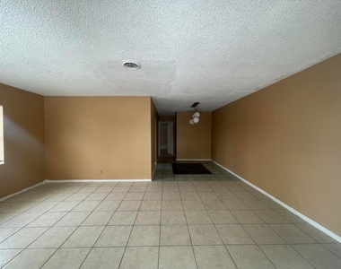 1316 Nw 8th Avenue - Photo Thumbnail 1