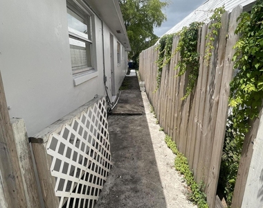 1316 Nw 8th Avenue - Photo Thumbnail 6