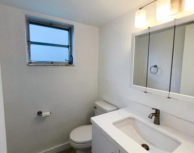 3777 Nw 78th Avenue - Photo Thumbnail 13